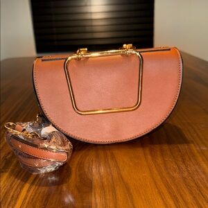 Elegant Tan Leather Handbag